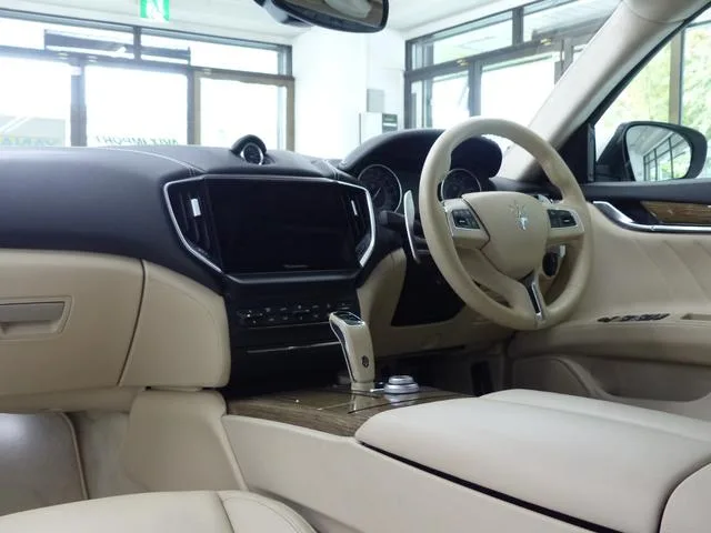 Maserati GHIBLI GT HYBRID 2022 — миниатюра 3