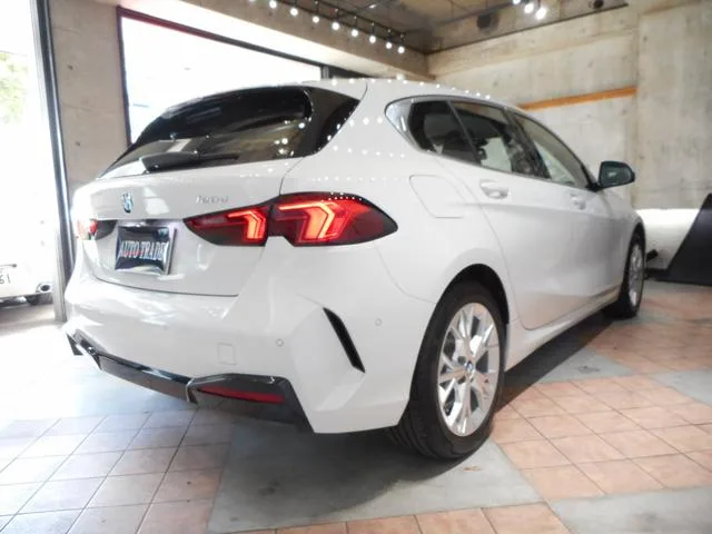 BMW 1 Series 120D 2025 — миниатюра 2