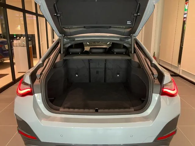 BMW i4 E DRIVE 35 M SPORT 2023 — миниатюра 5