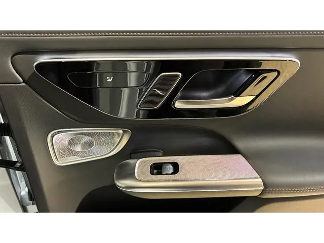 Mercedes Amg GLC GLC43 4MATIC COUPE 2025 — миниатюра 4