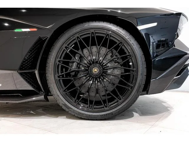 Lamborghini Aventador LP780-4 ULTIMAE LOADSTER 2022 — миниатюра 3