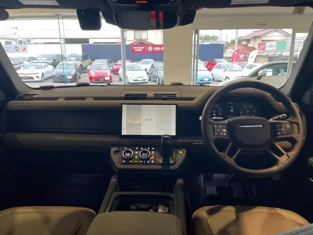 Land Rover Defender 110X-DYNAMIC HSE D300 2023 — миниатюра 4