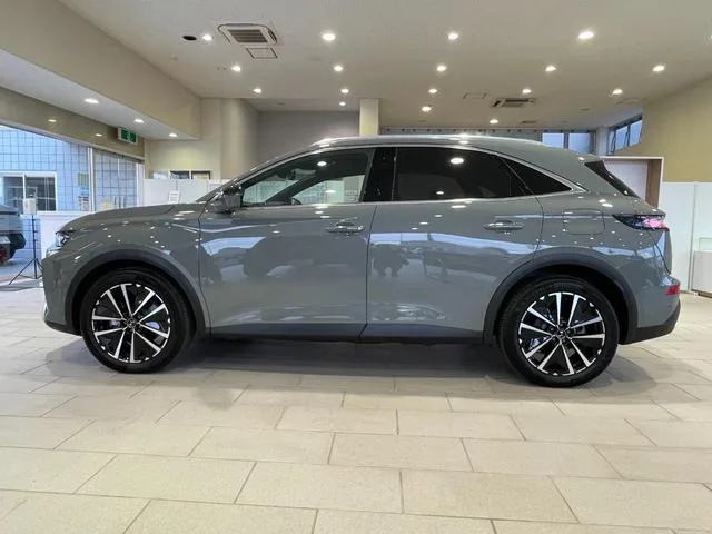 DS DS7 RIVOLI E-TENSE 4x4 2025 — миниатюра 4