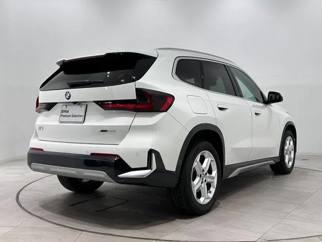 BMW X1 X DRIVE 20I X LINE 2023 — миниатюра 2