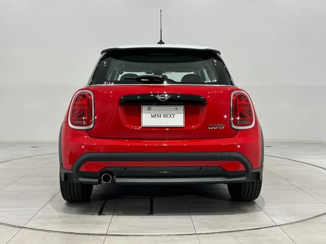 MINI MINI COOPER PREMIUM PLUS PACKAGE CLASSIC TRIM 2023 — миниатюра 4