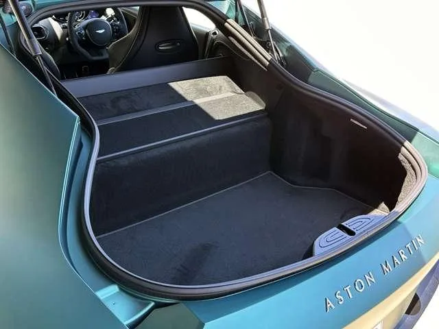 Aston Martin Vantage 2022 — миниатюра 5