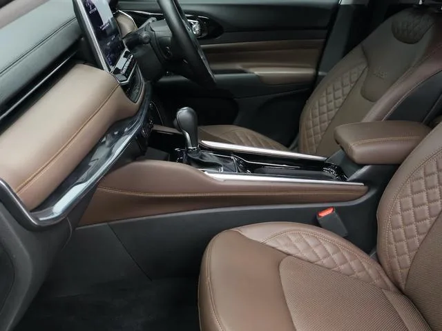 Chrysler Jeep JEEP COMMANDER LIMITED 2025 — миниатюра 3
