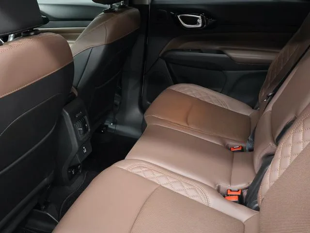 Chrysler Jeep JEEP COMMANDER LIMITED 2025 — миниатюра 4