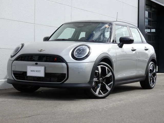 MINI MINI COOPER S CLASSIC TRIM 2025 — фото 1, купить с доставкой в Москву