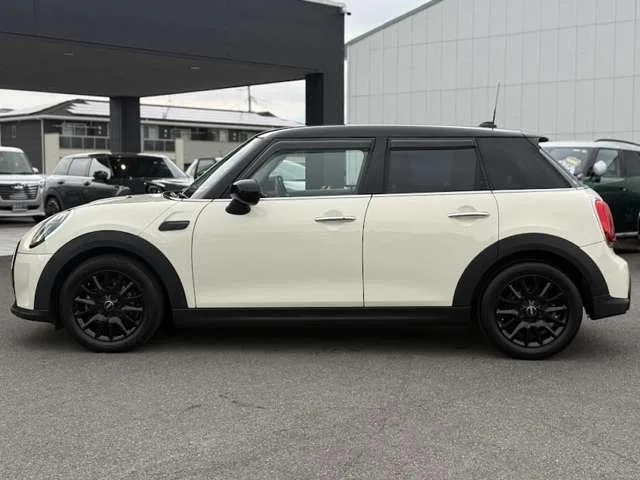 MINI MINI COOPER D CLASSIC TRIM 2022 — миниатюра 4