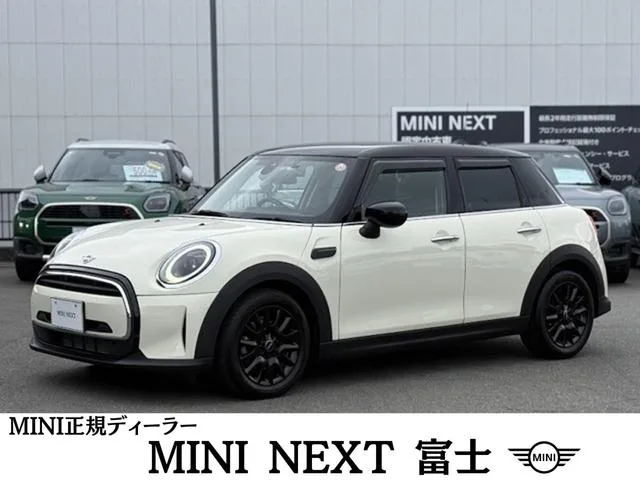 MINI MINI COOPER D CLASSIC TRIM 2022 — фото 1, купить с доставкой в Москву