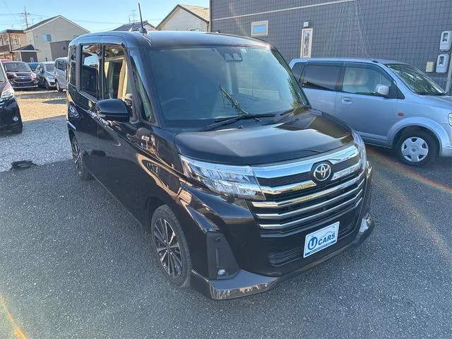 Toyota ROOMY CUSTOM G-T 2023 — фото 1, купить с доставкой в Москву