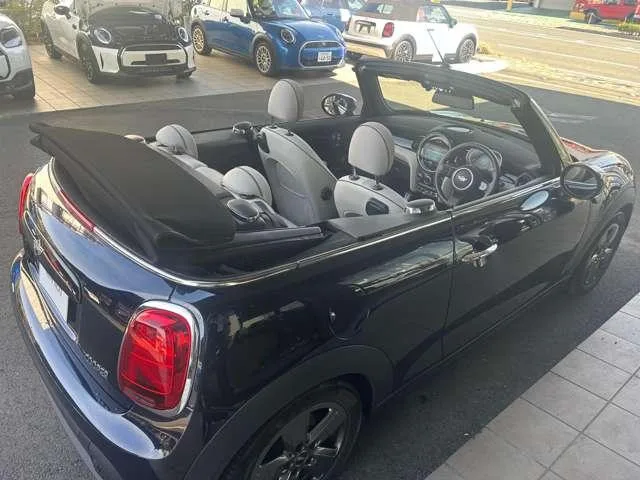 MINI MINI COOPER CONVERTIBLE CLASSIC TRIM 2023 — миниатюра 4