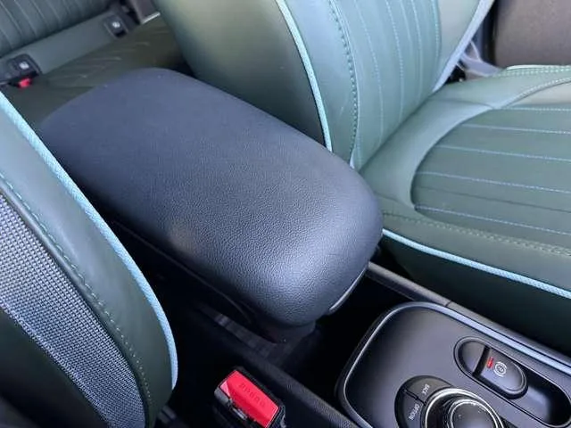 MINI MINI COOPER D CROSSOVER UNTAMED EDITION 2022 — миниатюра 5