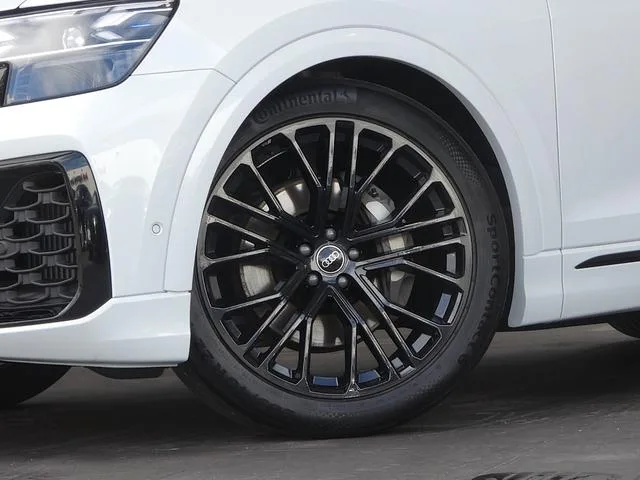 Audi Q8 55TFSI QUATTRO S LINE 2024 — миниатюра 4