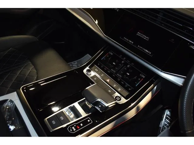 Audi Q8 55TFSI QUATTRO S LINE 2022 — миниатюра 5