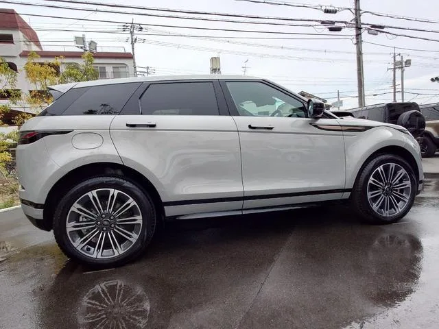 Land Rover Range Rover Evoque AUTOBIOGRAPHY P300E 2024 — миниатюра 4