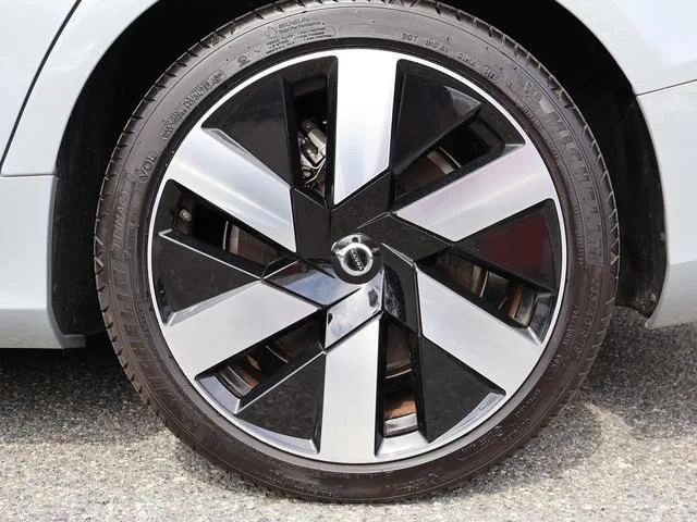 Volvo V60 RECHARGE ULTIMATE T6 AWD PLUGIN HYBRID 2024 — миниатюра 5