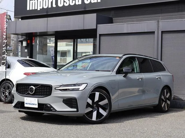Volvo V60 RECHARGE ULTIMATE T6 AWD PLUGIN HYBRID 2024 — фото 1, купить с доставкой в Москву