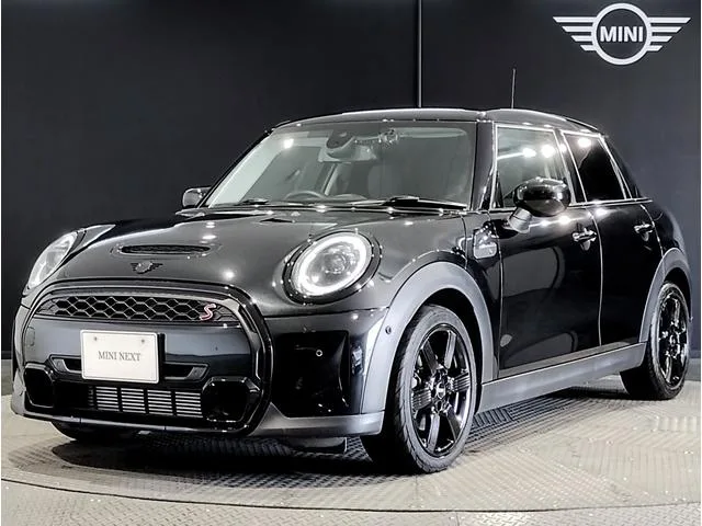 MINI MINI COOPER SD CLASSIC TRIM 2022 — фото 1, купить с доставкой в Москву