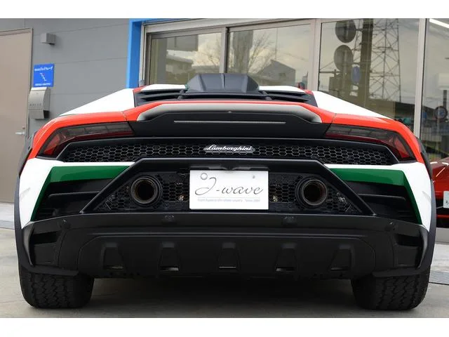 Lamborghini Huracan 2024 — миниатюра 2