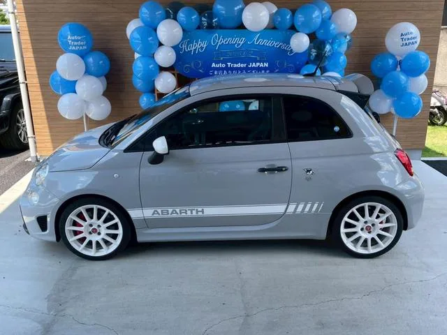 Abarth ABARTH 695 ESSEESSE BASE GRADE 2022 — миниатюра 3