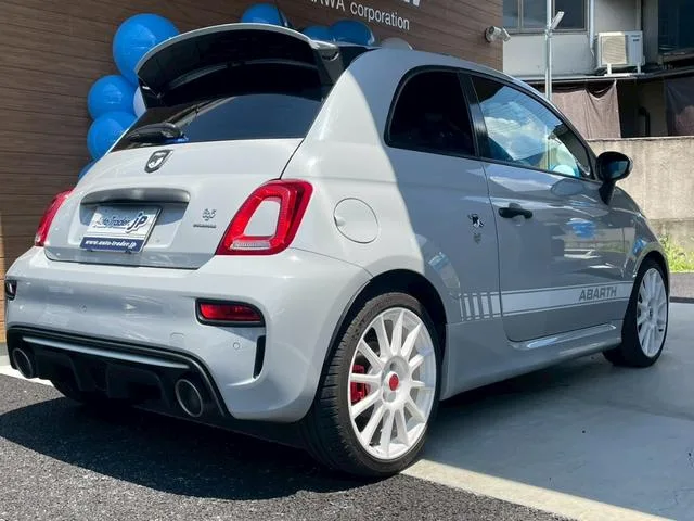 Abarth ABARTH 695 ESSEESSE BASE GRADE 2022 — миниатюра 5