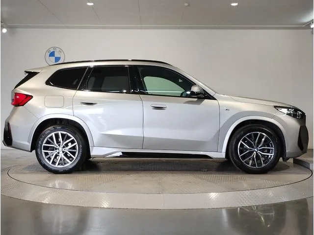 BMW X1 X DRIVE 20I M SPORT 2023 — миниатюра 2