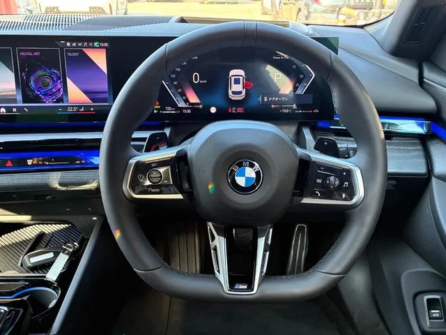 BMW 5 Series 523i TOURING M-SPORT 2025 — миниатюра 3