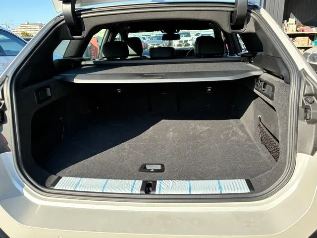 BMW 5 Series 523i TOURING M-SPORT 2025 — миниатюра 5