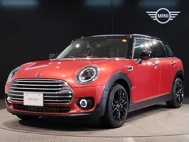 MINI MINI COOPER CLUBMAN PREMIUM PLUS PACKAGE CLASSIC TRIM 2023 — фото 1, купить с доставкой в Москву