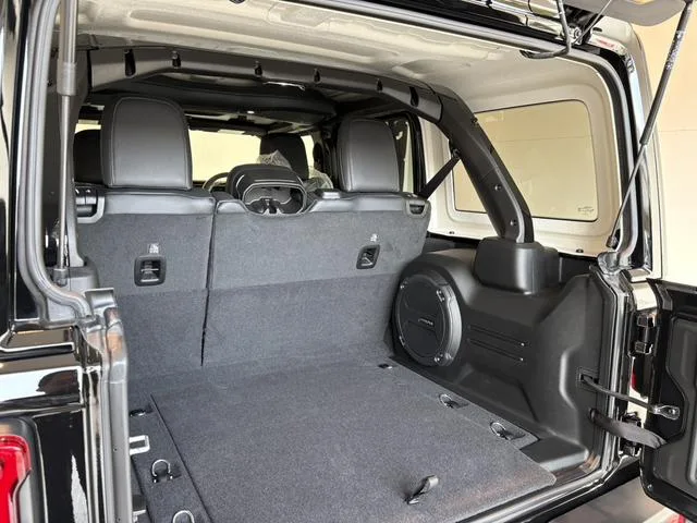 Chrysler Jeep JEEP WRANGLER UNLIMITED SAHARA 2025 — миниатюра 3