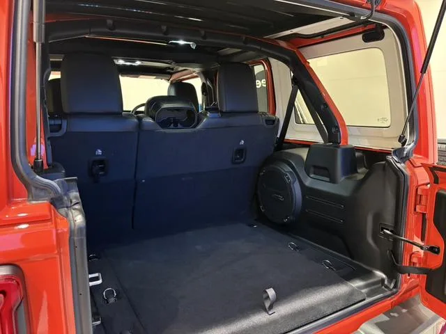 Chrysler Jeep JEEP WRANGLER UNLIMITED SAHARA POWER TOP 2023 — миниатюра 3