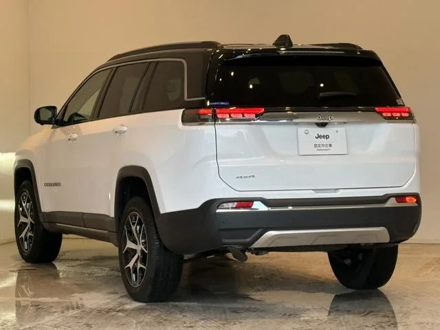 Chrysler Jeep JEEP COMMANDER LIMITED 2023 — миниатюра 5