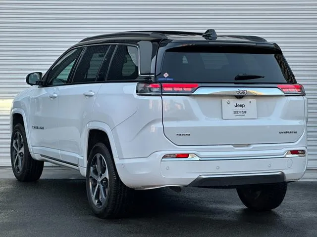 Chrysler Jeep JEEP COMMANDER OVERLAND 2024 — миниатюра 3