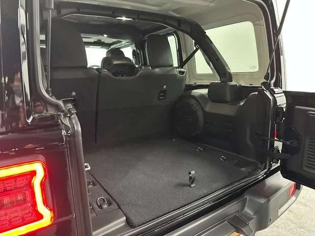 Chrysler Jeep JEEP WRANGLER UNLIMITED SAHARA 2025 — миниатюра 3