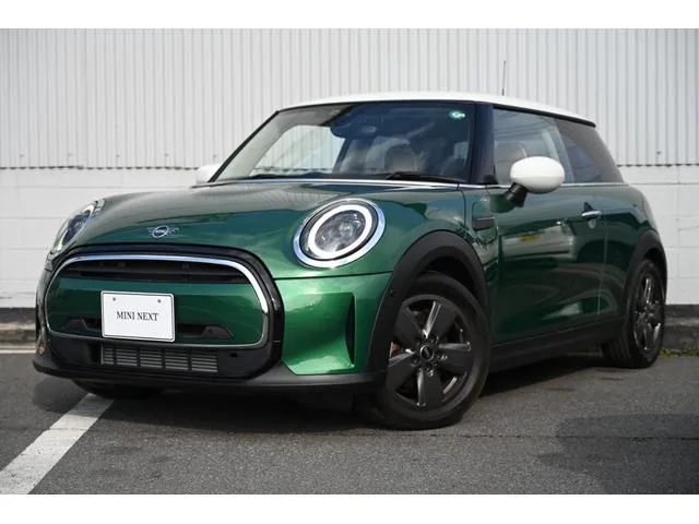 MINI MINI COOPER D CLASSIC TRIM 2022 — фото 1, купить с доставкой в Москву
