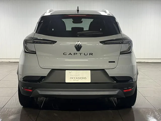 Renault Captur ESPRIT ALPINE FULL HYBRID E-TECH 2025 — миниатюра 4