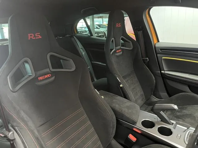 Renault Megane R.S.ULTIME 2024 — миниатюра 3