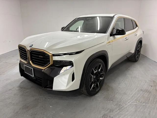 BMW XM BASE GRADE 2025 — фото 1, купить с доставкой в Москву