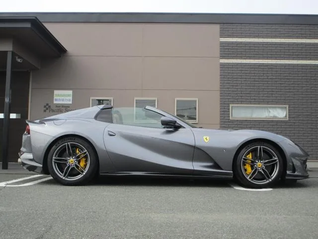 Ferrari 812 GTS 2023 — миниатюра 3