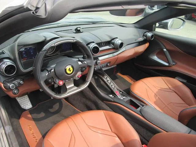 Ferrari 812 GTS 2023 — миниатюра 5