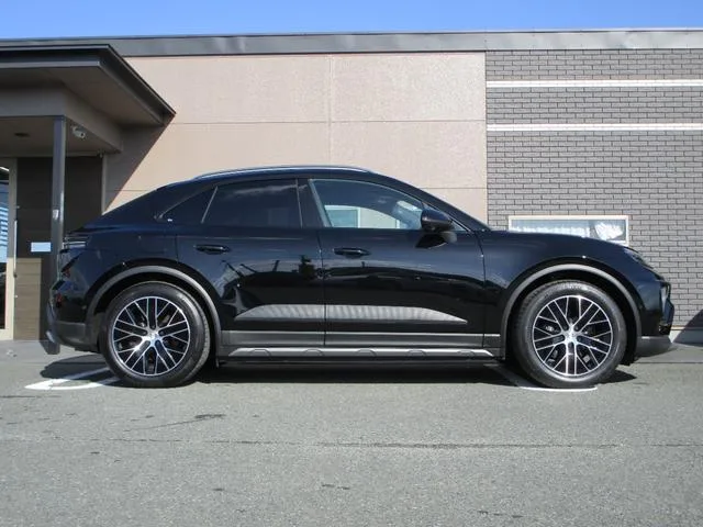 Porsche Macan Electric MACAN 2025 — миниатюра 3