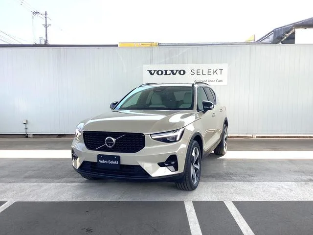 Volvo XC40 ULTRA B4 AWD DARK EDITION 2025 — фото 1, купить с доставкой в Москву