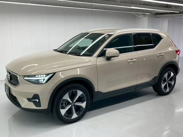 Volvo XC40 ULTRA B4 AWD 2025 — фото 1, купить с доставкой в Москву