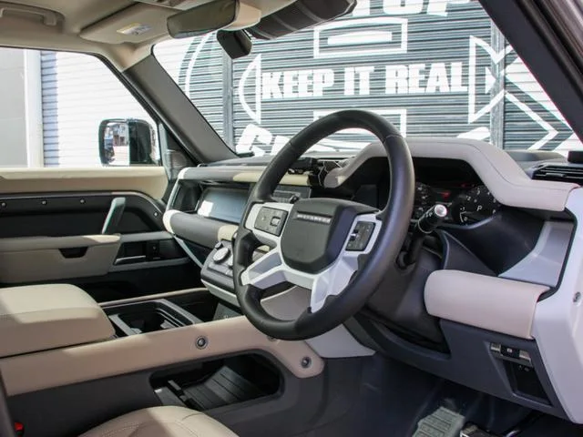Land Rover Defender 110 EASTNOR DARK EDITION 2023 — миниатюра 3