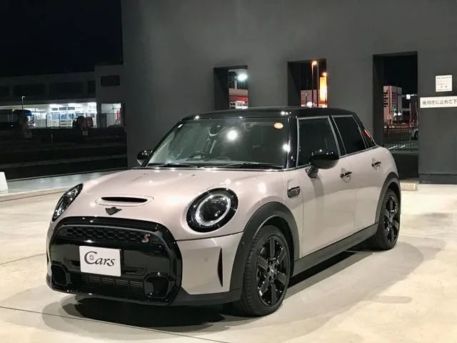 MINI MINI COOPER S PREMIUM PLUS PACKAGE CLASSIC TRIM 2024 — фото 1, купить с доставкой в Москву