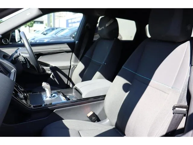 Land Rover Range Rover Evoque EUCALYPTUS EDITION 2022 — миниатюра 2