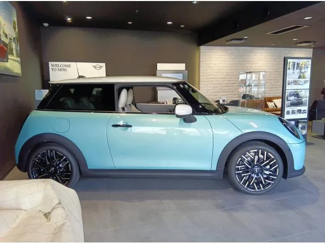 MINI MINI COOPER S FAVOURED TRIM 2026 — миниатюра 2