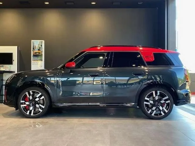 MINI MINI JOHN COOPER WORKS COUNTRYMAN ALL4 JOHN COOPER WORKS TRIM 2024 — миниатюра 2